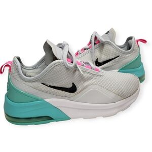 Nike Air Max Motion 2 Running Shoes- size 8
